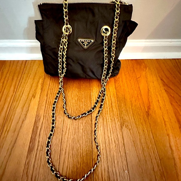 🎁 Prada Black Tessuto Nylon Quilted Handbag - Picture 2 of 5